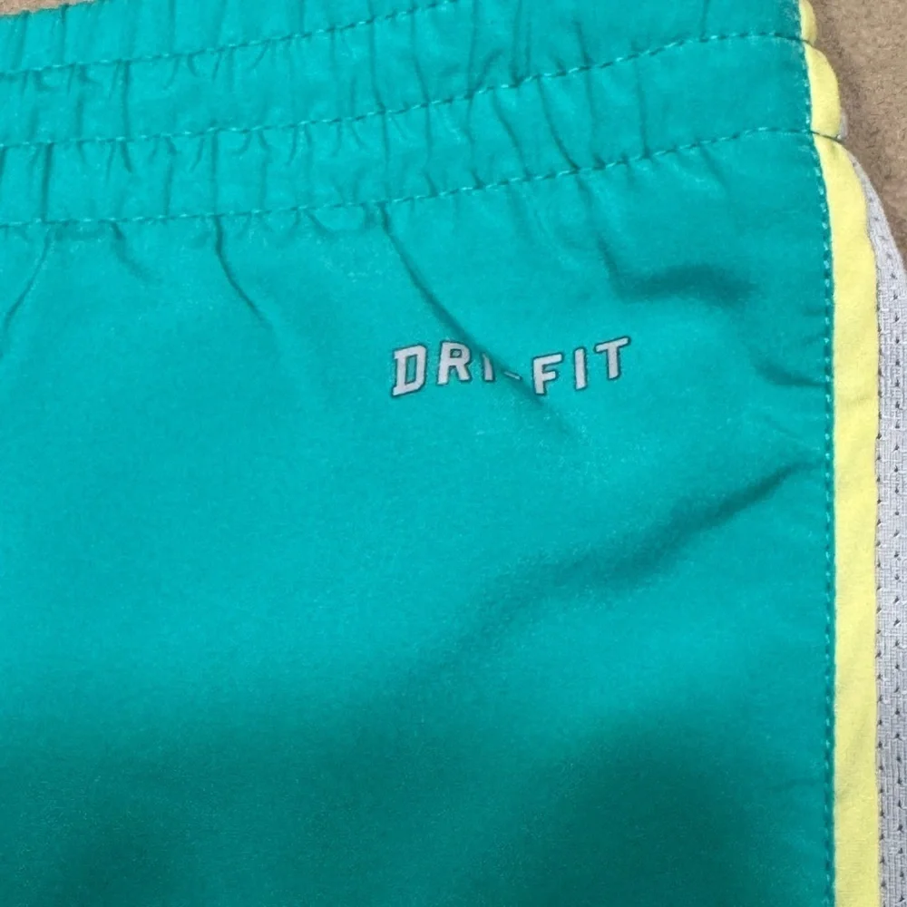 Nike Women's Dri-FIT Tempo Running Shorts
